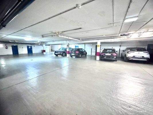 Tiefgarage 18 Stellplätze