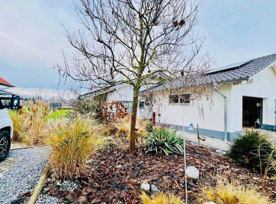 Vorgarten mit Eingangsbereich