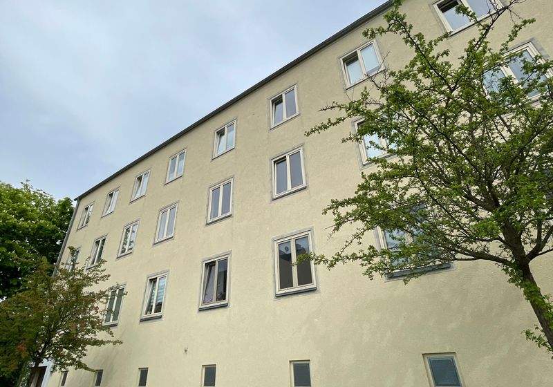 Hoferstr. **** Balkon, Dusche und Laminat ****