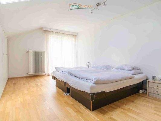 OG - Weiteres Schlafzimmer mit Balkonzugang