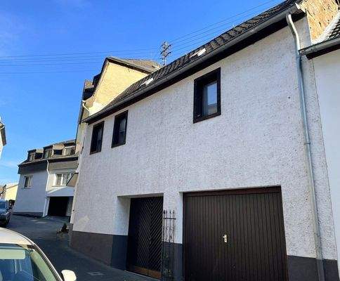 Wohnhaus mit rd. 336 qm Wohnflächen