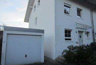 Fassade mit Garage