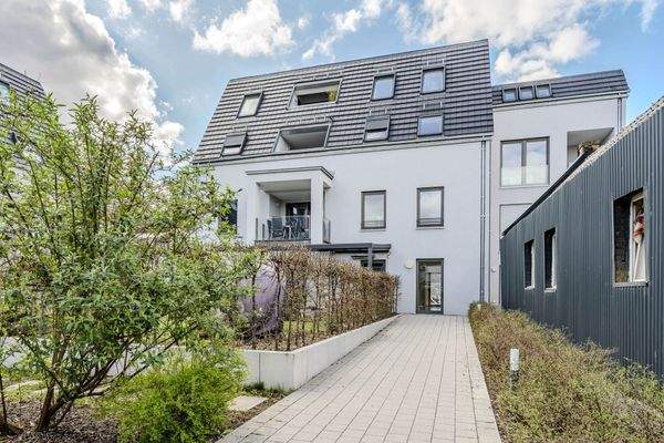 Hochmodernes Mehrfamilienhaus