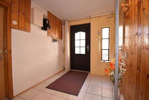 04 Eingangsbereich - Flur.JPG