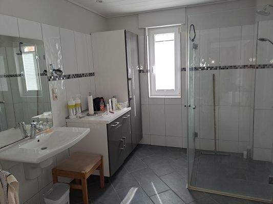 Duschbad EG