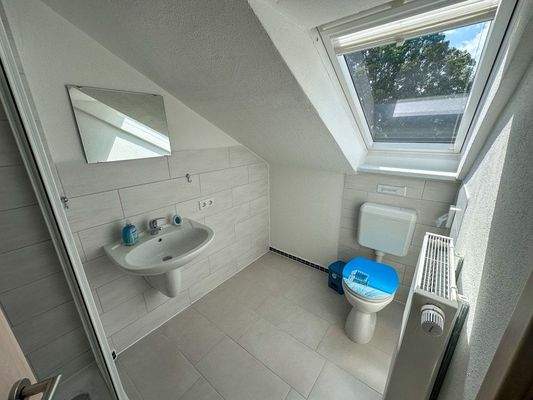 Badezimmer II im DG