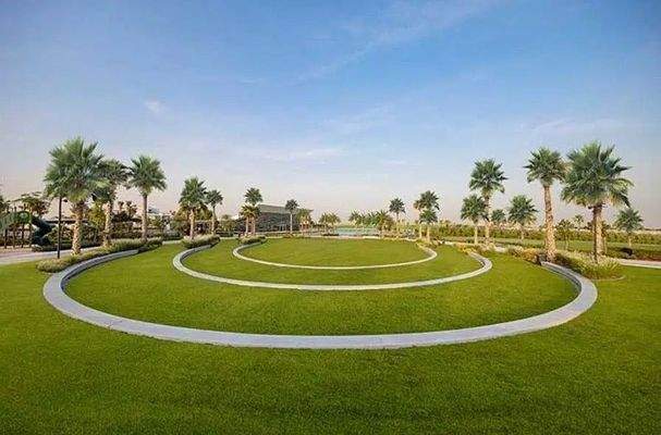 Anlage mit Grünflächen