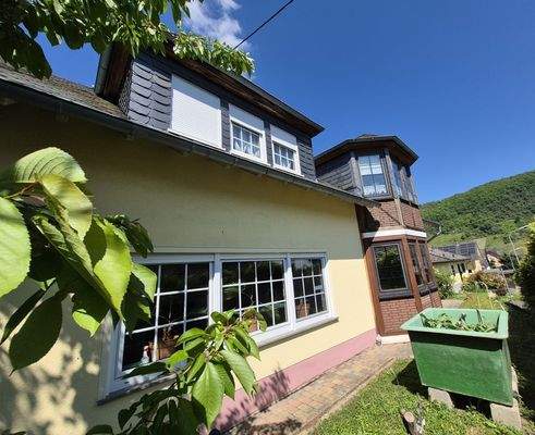 hochwertiger Dacheindeckung in Naturschiefer