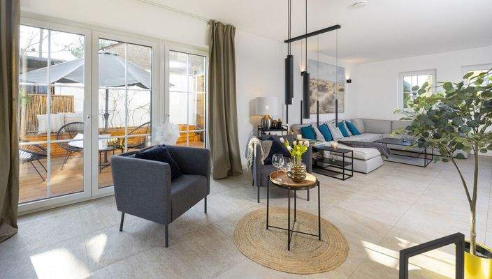 weitere Ansicht Kamin- und Loungebereich Wohnzimmer Erdgeschoss