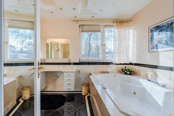 En suite Badezimmer Whirlpool