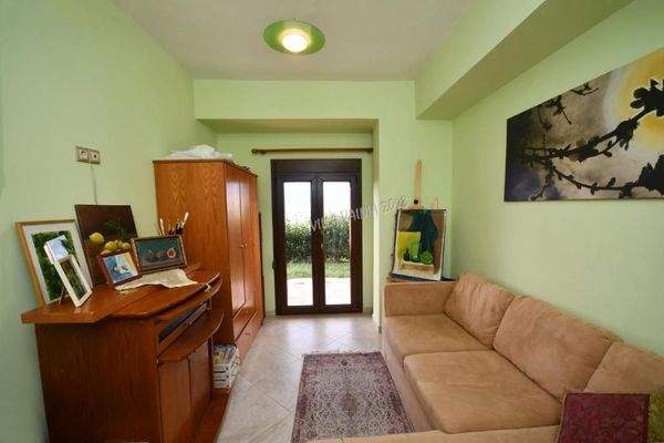 Südostkreta, Vainia: Fantastische zweistöckige freistehende Villa mit Bergblick zu verkaufen