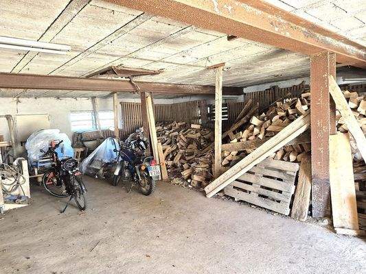 ehem. Stall/Holzlager