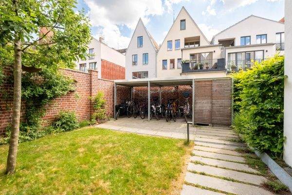 Gem.-Garten mit Fahrradunterstand