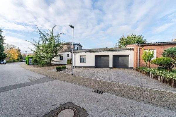 Garage / Stellplätze