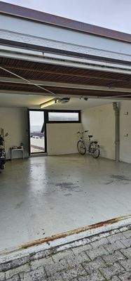 Doppelgarage mit elektr. Tor.jpg