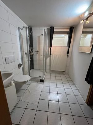 Duschbad im Keller