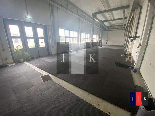 Halle Innenansicht 2