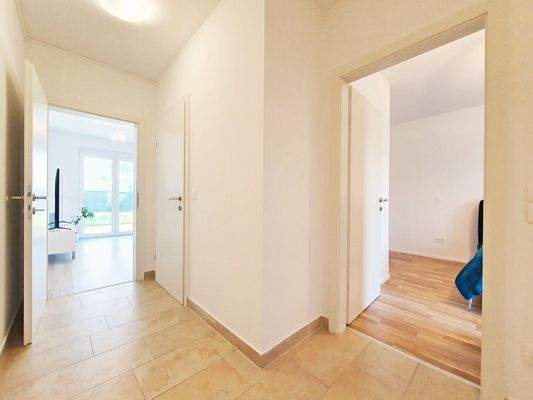 Flur - Zentral begehbar