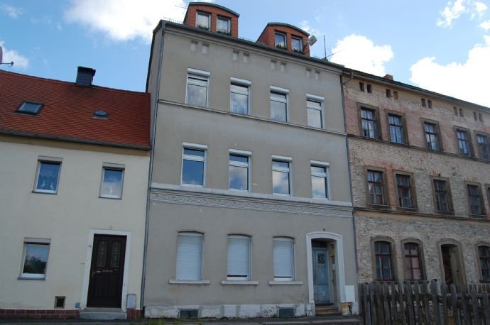 Teilsaniertes Mehrfamilienhaus in Zittau West