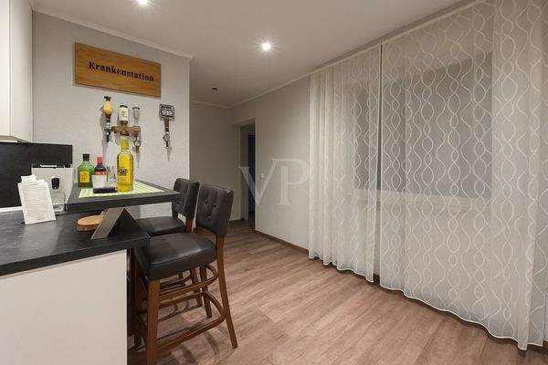 Bar mit Zugang zum Balkon