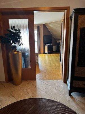 doppelflügelige Tür in Wohnzimmer