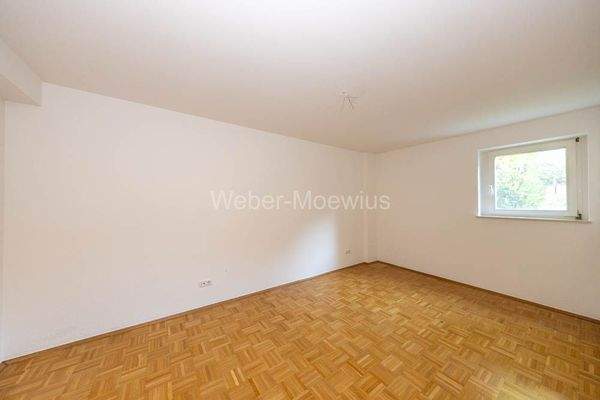 3437 Schlafzimmer Einlieger