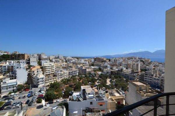 Kreta, Agios Nikolaos: Penthouse-Wohnung miit 3 Schlafzimmern und Meerblick