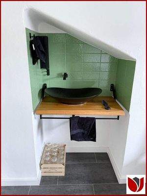 Zimmer, 1. OG mit Waschbecken