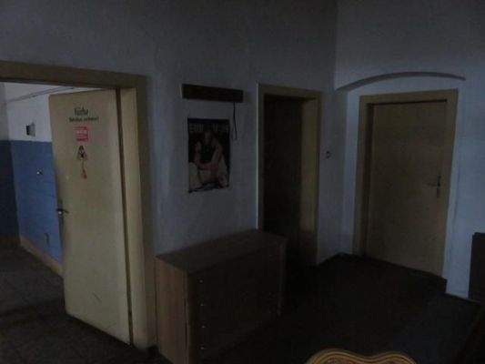 EG: Raum hinter dem Tresen mit seitlichem Ausgang