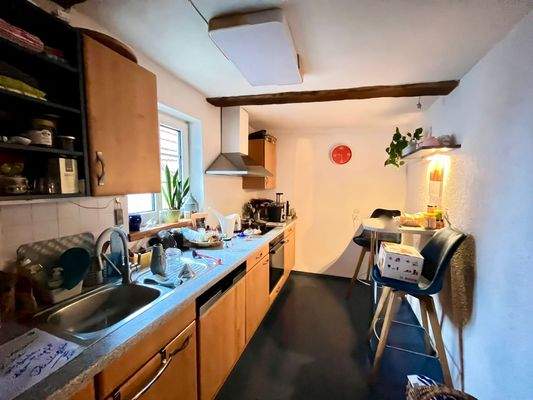 Moderne Küche mit Esstheke