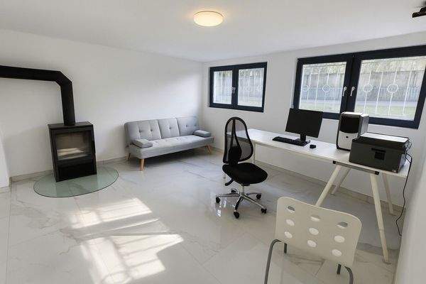 Heller Büro/Hobbyr. mit Kamin 