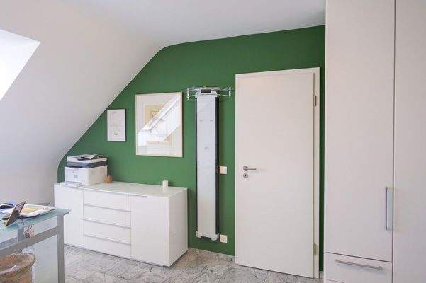 Nebenzimmer-Seiteneingang