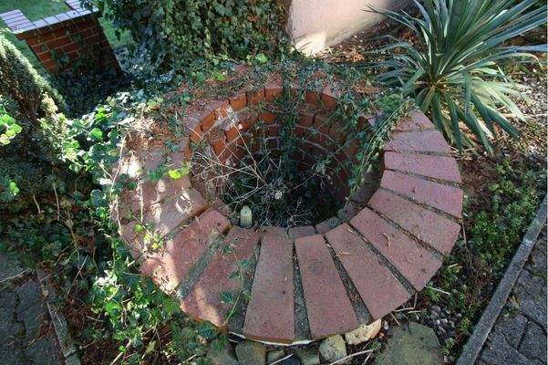 Grillplatz und Brunnen