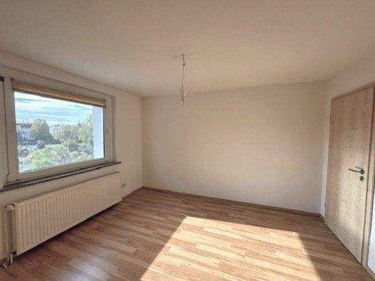 EG/OG: Zimmer 2 mit Ausblick