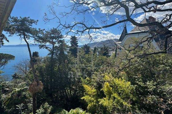 Historische Villa mit Küstenblick in Opatija