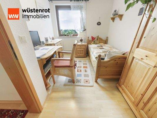 Arbeits-_oder Kinderzimmer Dachgeschoss