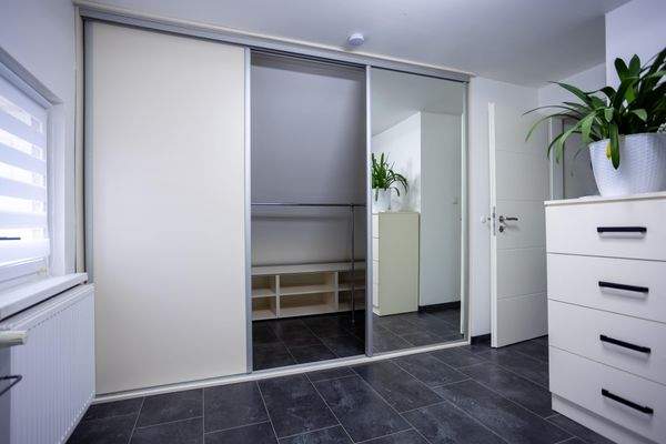 DG Schlafzimmer mit begehbarem Kleiderschrank