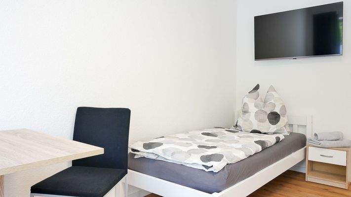 063 Zimmer 1 TV (1 von 1).jpg