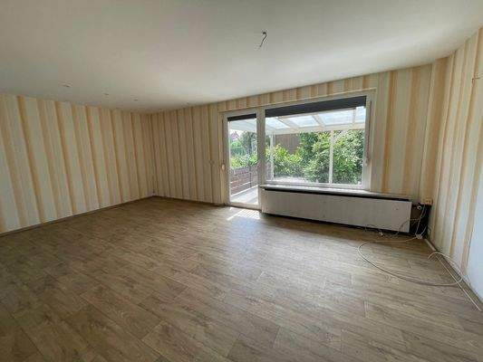 Wohnzimmer mit Terrasse