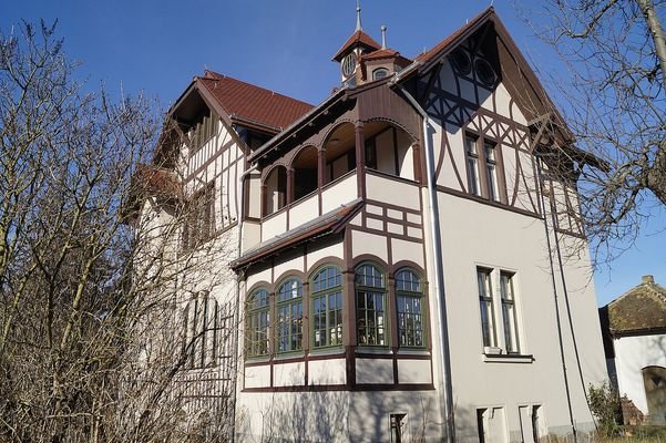 Außenansicht Wintergarten und Veranda