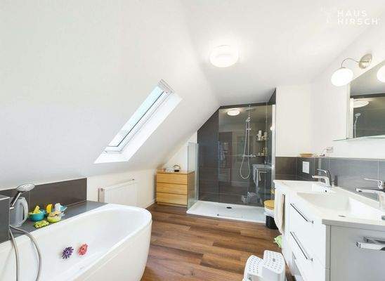 Badezimmer Dachgeschoss