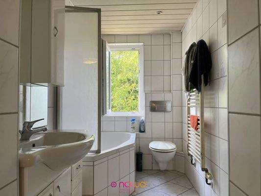 Zweite Etage, zweites Bad: auch hier mit Fenster!