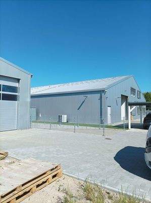 Blick auf große Halle