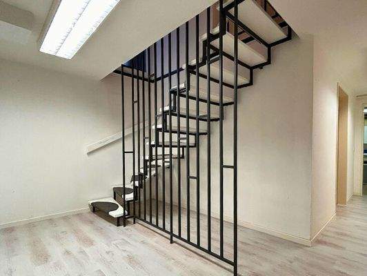 Übergang zur unteren Ebene