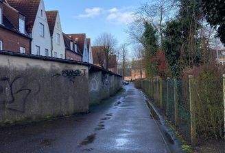 Zufahrt Stellplätze