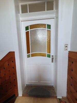 1. OG Eingangstür.jpg