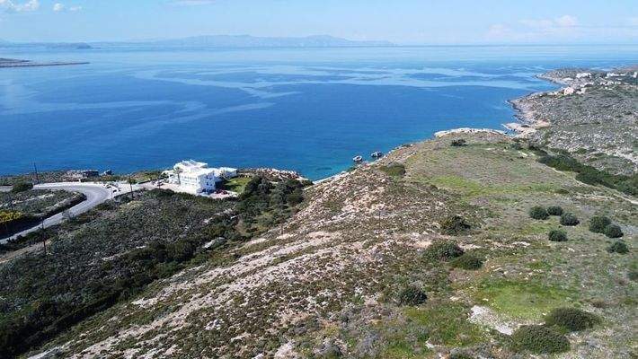Kreta, Chorafakia Chania: Grosses Grundstück direkt am Meer mit unvergleichlichem Meerblick zu verkaufen