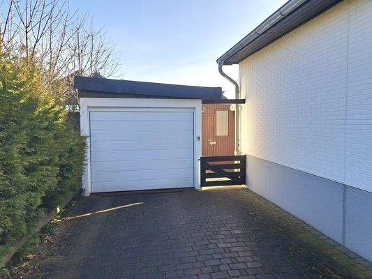 Garage direkt am Haus