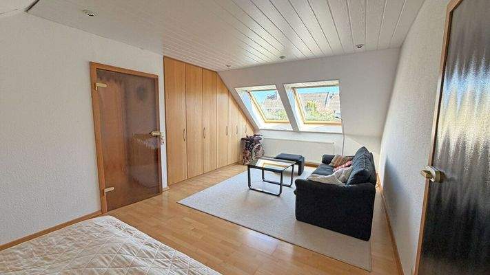 Wohnlich ausgebaute Nutzfläche DG