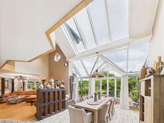 CAM03784G0-PR0075-STILL014